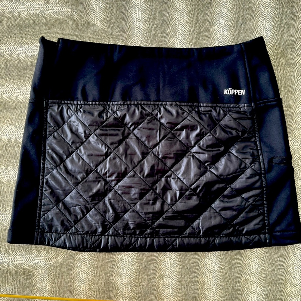 Koppen bun warmer, cold weather athleisure quilted skirt, sz 10